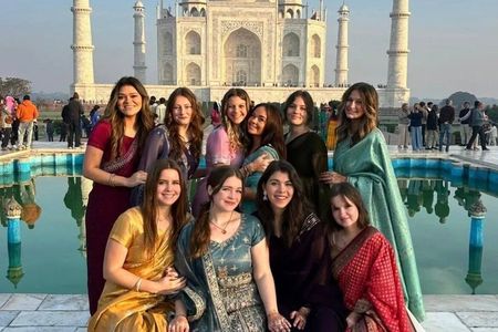 Taj Mahal Sunrise Tour with Skip-the-Line & 5-Star Marriott Lunch