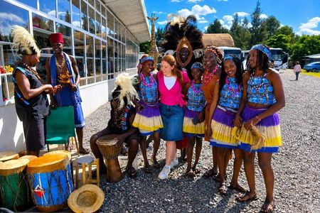 Giraffe Centre ,Beads factory &Traditional Dances Nairobi Tour