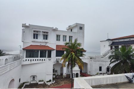 Osu Slave Castle and Private City Tour with Pick up