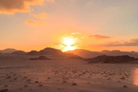 Half-day Jeep tour in Wadi Rum including sandboarding