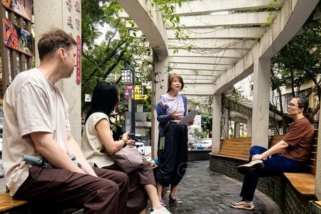 Kunming: Walking Tour Around Green Lake and University Quarter