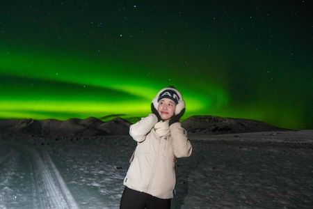 Reykjavik: Northern Lights Hunt with Hot Chocolate