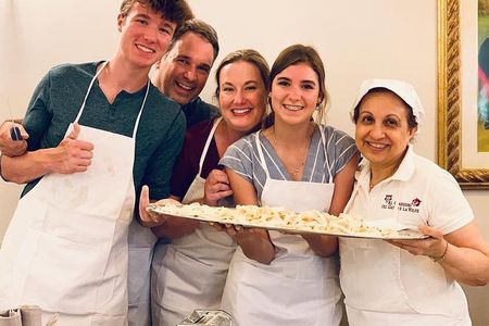 Milan: Pasta and Tiramisu Small Group Cooking Class with Wine