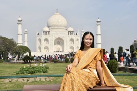 Day Trip to Taj Mahal, Agra Fort and Baby Taj from Delhi by Car