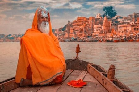 6-Day Golden Triangle Tour with Varanasi by Flight from Delhi