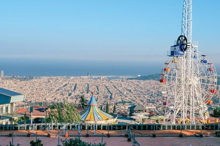 Hiking through Tibidabo with a visit to the temple