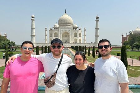 Taj Mahal Sunrise Private Tour from Delhi by Car - All Inclusive