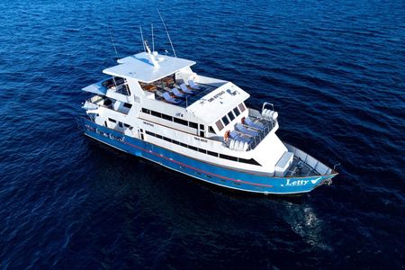 5 Days Private Cruise Tour to Galapagos Islands