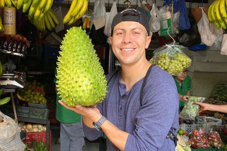Walking tour, cable car & fruit tasting