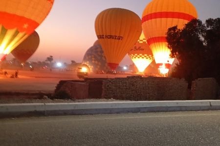 2-Days Tour: hot air balloon, highlights luxor east & west banks