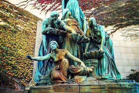 A Woman's Place: The Chicago Women's History Walking Tour