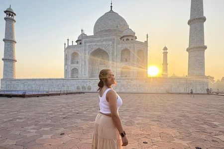 Same Day Taj Mahal & Agra Fort Tour from Delhi by Car