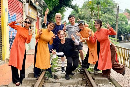 Hanoi Jeep Tours Led By Women: City & Red River Half Day