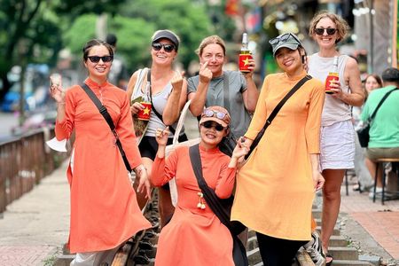 Hanoi Vespa Tours: Hanoi Vintage Vespa Food Tours