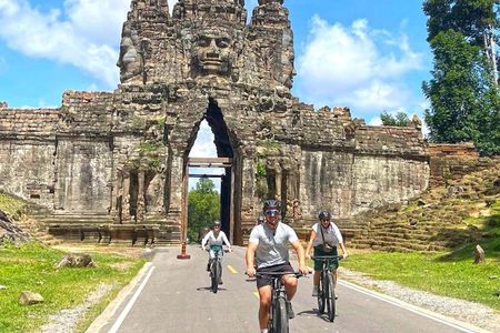 Angkor Temples and History Tour by Bike with Local Lunch