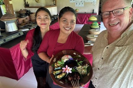 Balinese Cooking class with traditional morning market visit