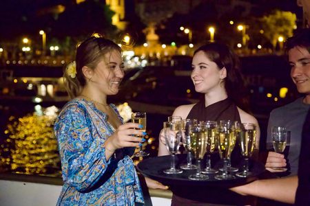 Budapest: Evening River Cruise With Unlimited Drinks