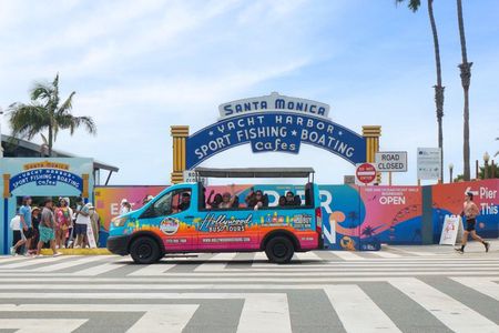 Hollywood, Beverly Hills, & Celebrity Home Tour from Santa Monica