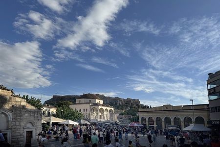 Athens Center Walking Tour with Plaka and Local Market