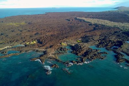 Fun! Open-Air Black Sand Beach & Lava Fields Sight-Seeing Tour!
