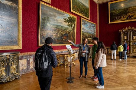 Versailles Palace Guided Tour with Gardens Access from Paris