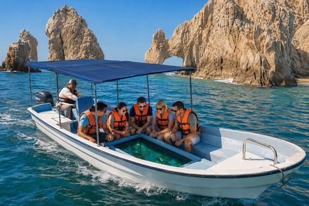 Private Glass Bottom Boat Tour to El Arco and Lover's Beach