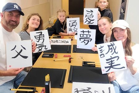 Tokyo: Private Calligraphy Class at Japanese Room in Shibuya