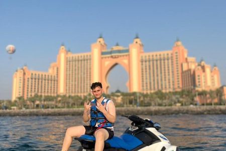 Jetski 60 minutes: Burj Al Arab and Atlantis:Free pics and videos