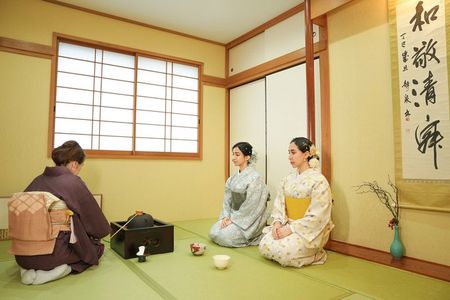 Tokyo Matcha Tea Ceremony Experience in Hanayaka