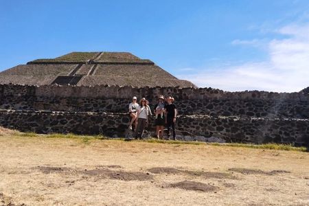 Teotihuacan Pyramids Private without tricks in the morning