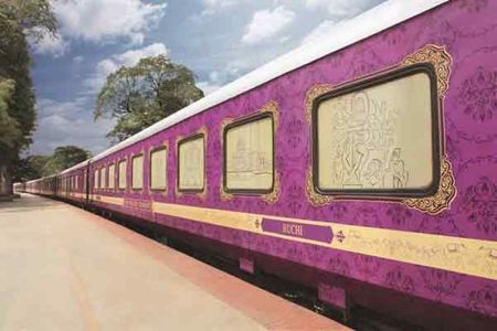From Delhi Same Day Agra Tour by Train with Female Guide