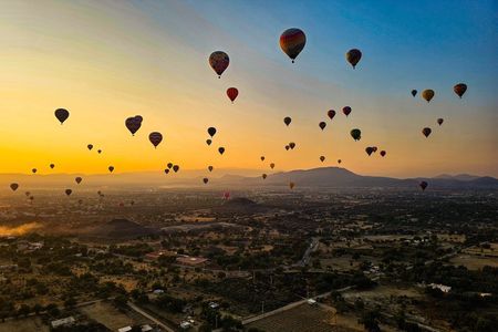 Balloon Flight + Pick up CDMX + Breakfast in Cave + Pyramids
