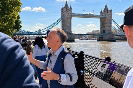 The Tower of London to St Paul's: A City of London Walking Tour