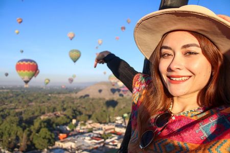 Unforgettable Hot Air Balloon Ride at sunrise over Teotihuacan