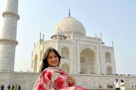 All Inclusive Taj Mahal Skip the Line Same Day Tour From Delhi
