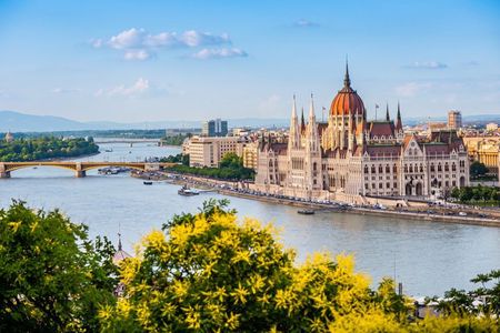 Private 4 Hour Budapest Highlights and Parliament Tour