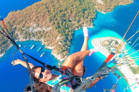 Tandem Paragliding Adventure from Babadağ in Fethiye Ölüdeniz