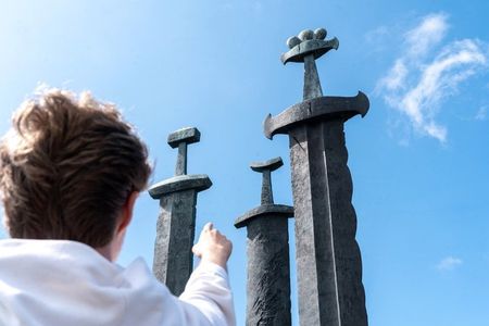 Stavanger: Sights and Highlights Minibus Tour with Museum Entry