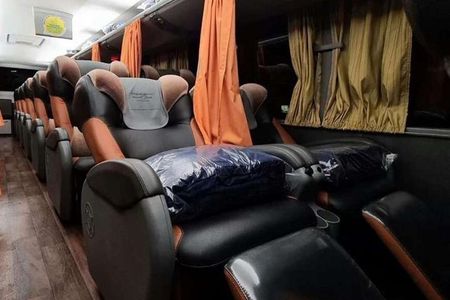 Excursion to the Uyuni Salt Flats from La Paz by round-trip bus