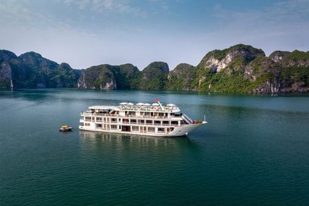 Amanda Pearl Cruise: Halong Bay Tour 2D1N with Cave & Island