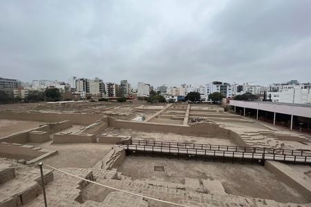 Miraflores and San Isidro-Pyramids: Huaca Pucllana and Olivar Park