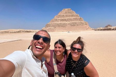 Private Tour to Giza Pyramids, Memphis, Saqqara and Camel Ride