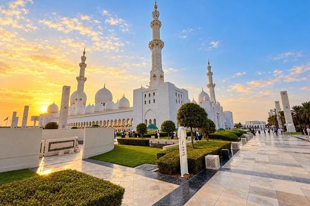 From Dubai: Sheikh Zayed Grand Mosque Private Half-Day Tour