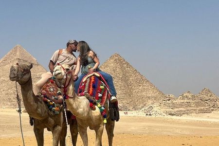 Giza Pyramids & Sphinx Tour