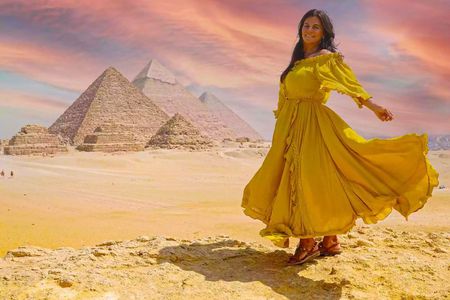 Stopover Tour Visit Giza Pyramids old Egyptian Museum & Old Cairo