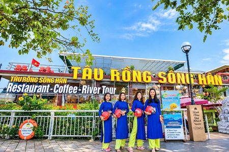 Da Nang Sunset Food Tour Scooter & Han River Cruise by Lady Rider