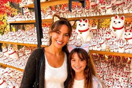 Tokyo: Gotokuji Lucky Cat Temple and Harajuku Cat Cafe Tour