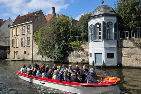 Boat trip, guided walk and chocolate