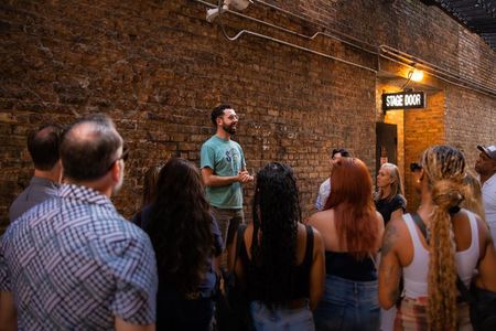 Chicago Gangsters and Ghosts Minibus Tour