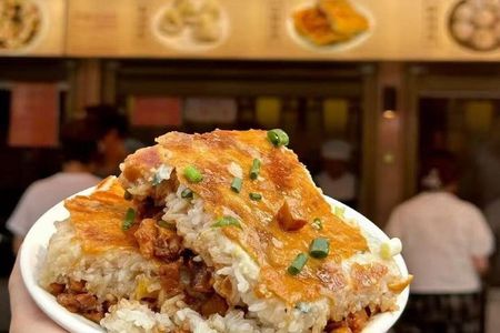 Wuhan Private Authentic Local Food Tour in Central City